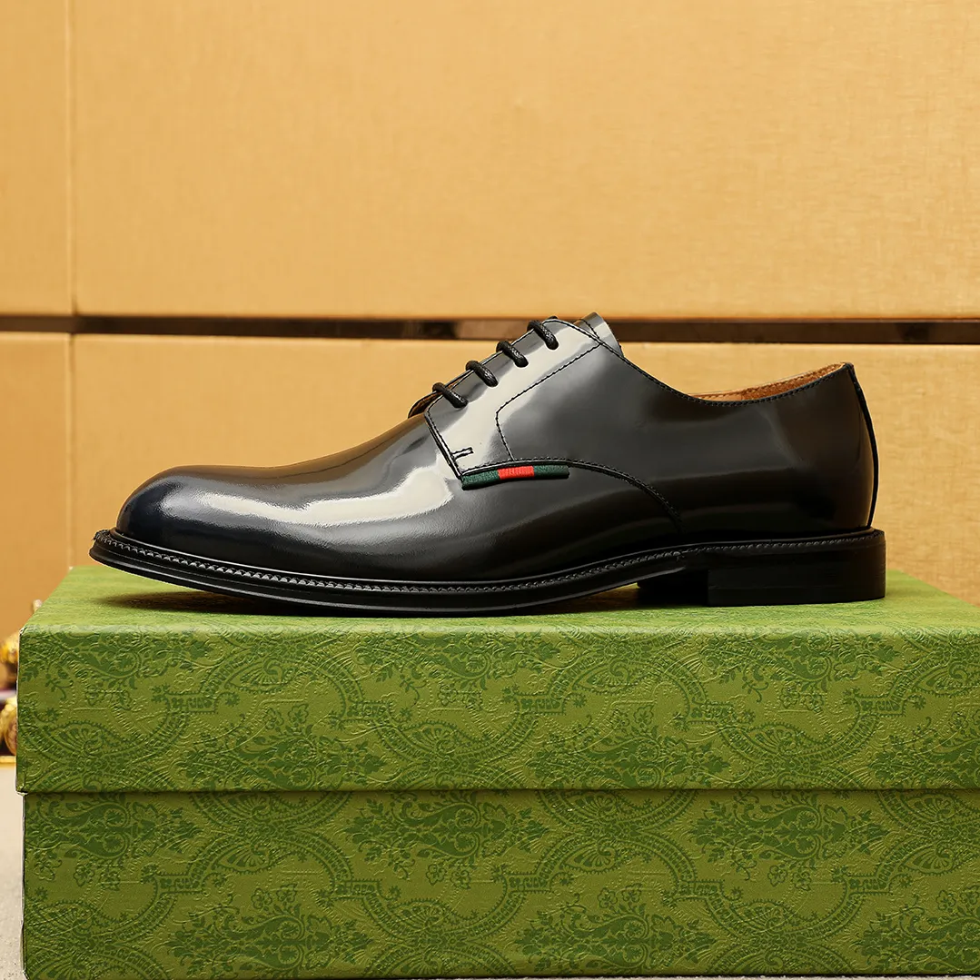 Men's shoes 💰520 💐 Product trademark: GUCCI "Gucci" business leather shoes Regular size: 38-44 (45.46🉑️customized) Product materials: Selected imported first-layer open-edge beaded cowhide leather upper, imported water-dyed cowhide leather lining. Strong three-dimensional visual effect, original outsole Color: 4⃣️colors available